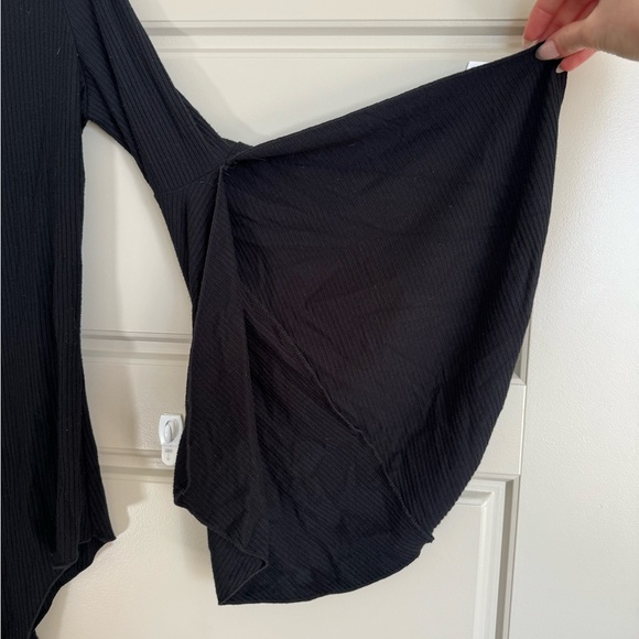 Emma & Sam Black Long-Sleeve Flow Bodysuit with Clasp, Sz XS from LF - Picture 2 of 7